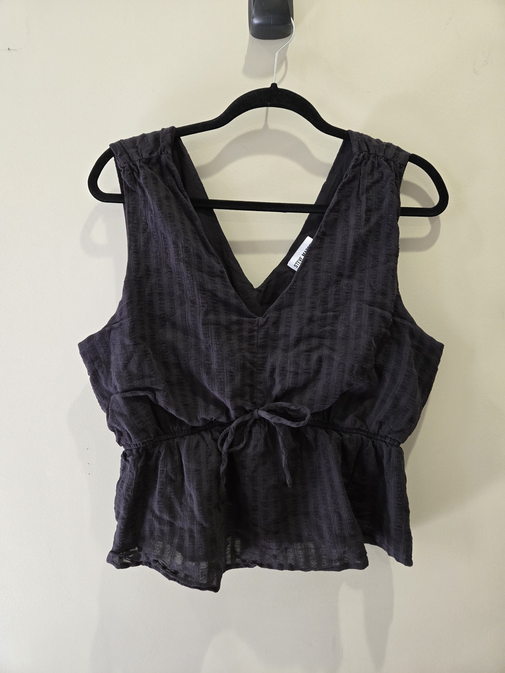 Steve Madden Black V-Neck Lined Gauze Sleeveless Tank